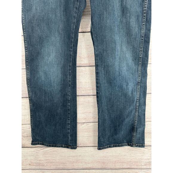 Wrangler Retro Relaxed Boot Cut Jeans Men's Size 31x32 Blue Medium Wash Denim - Picture 5 of 11